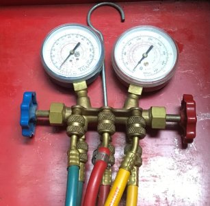 AC MANIFOLD.jpg