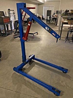 shop hoist1.jpg