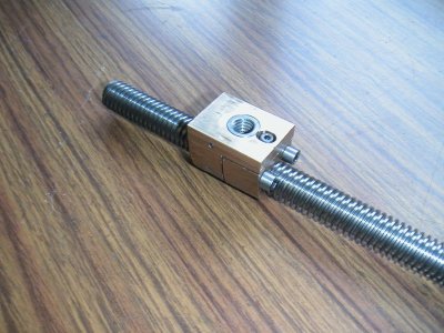Photo 4 Cross slide screw and nut.JPG